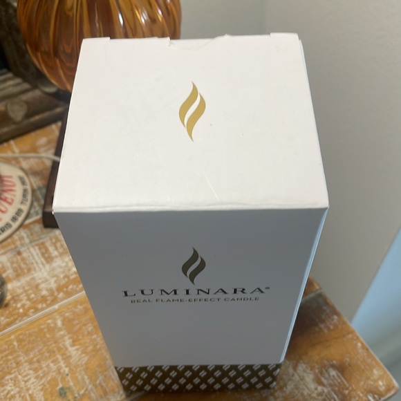 LUMINARA Beige Flameless 5" Pillar Candle in box with Remote - Picture 5 of 8